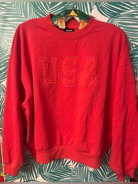 USA Special Thanks Bright Red Crewneck Sweatshirt +target sz L